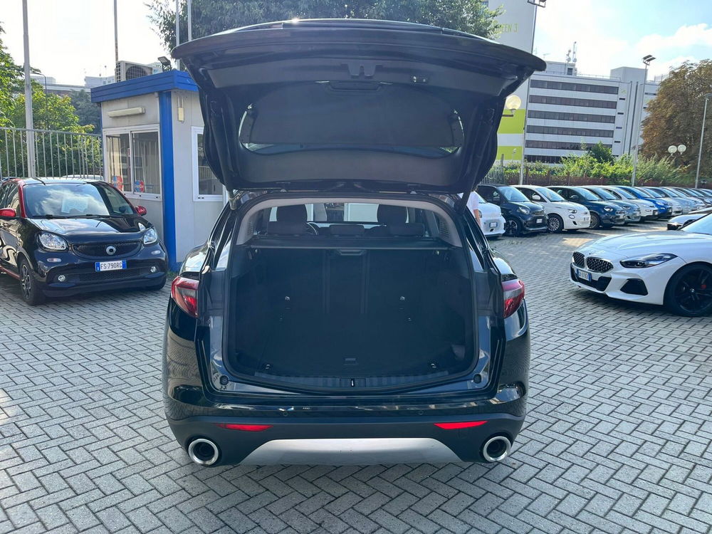 Alfa Romeo Stelvio usata a Milano (9)