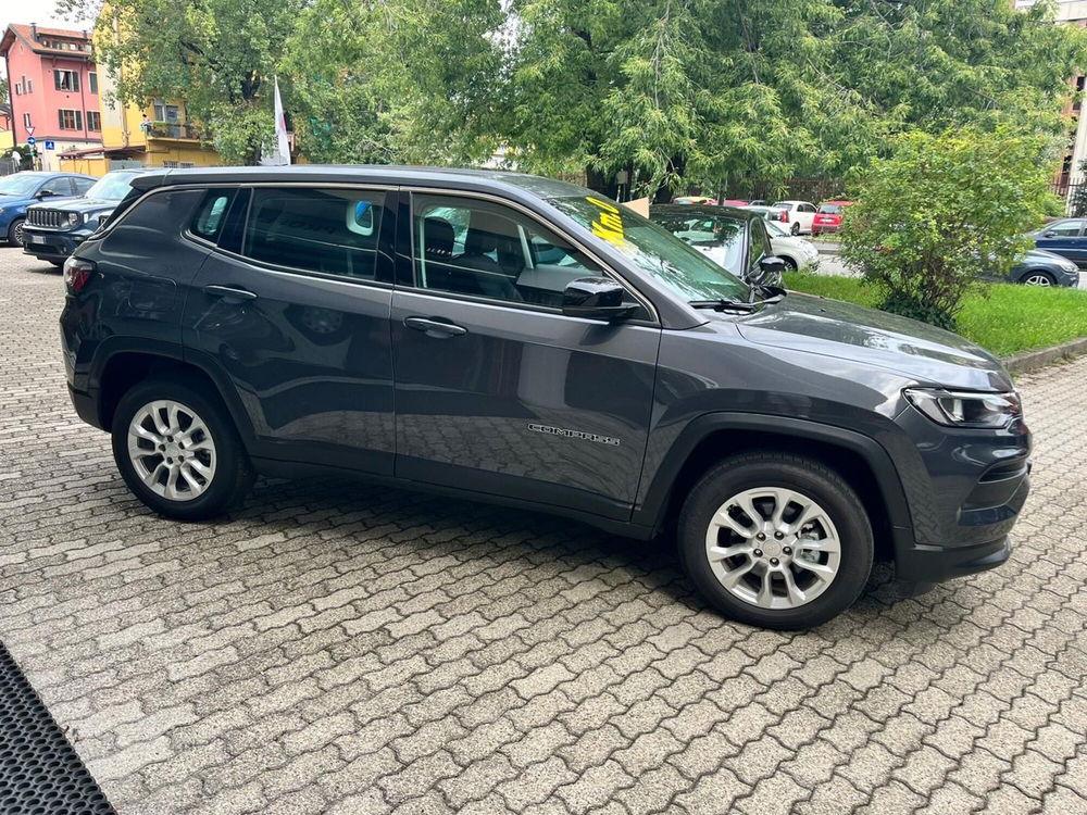 Jeep Compass nuova a Milano (5)