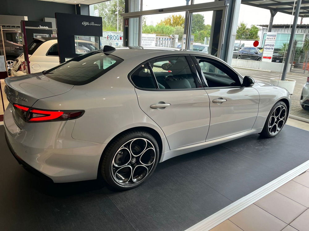 Alfa Romeo Giulia usata a Milano (5)