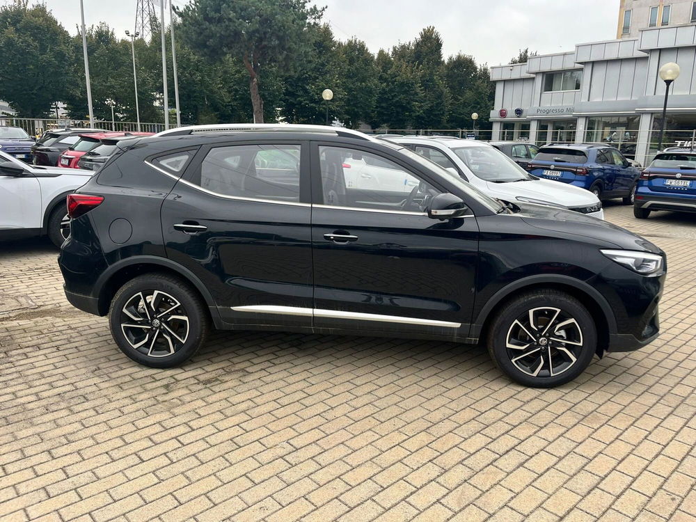 Mg ZS (2021-->) nuova a Milano (5)