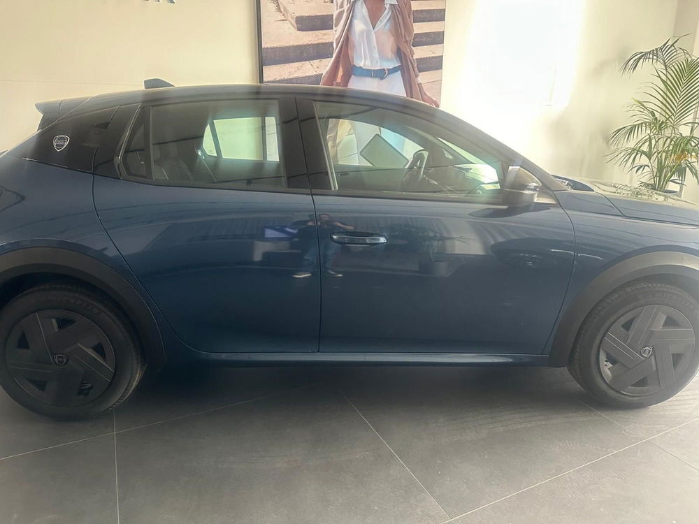 Lancia Ypsilon nuova a Benevento (8)