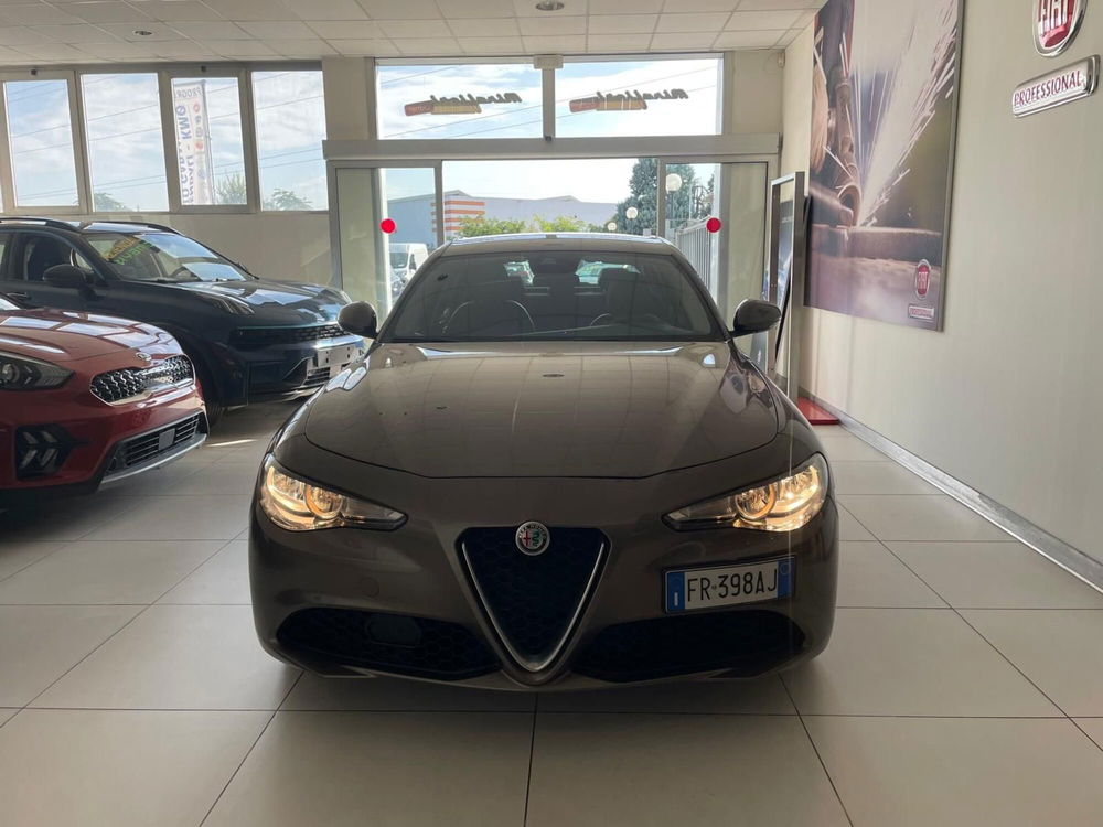 Alfa Romeo Giulia usata a Milano (2)