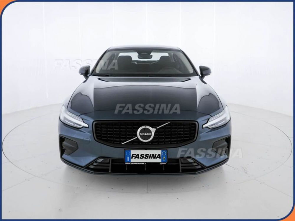 Volvo S60 nuova a Milano (2)