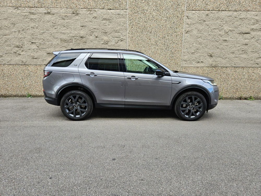 Land Rover Discovery Sport nuova a Bergamo (6)