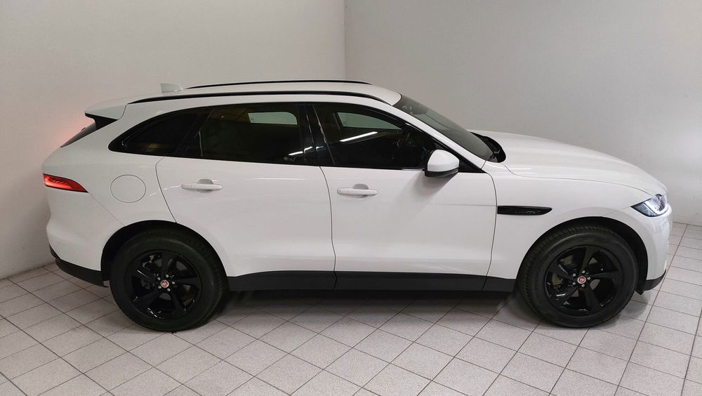 Jaguar F-Pace usata a Novara (6)