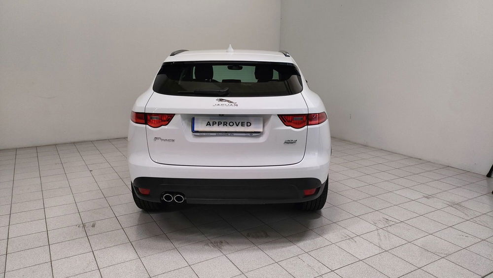 Jaguar F-Pace usata a Novara (7)