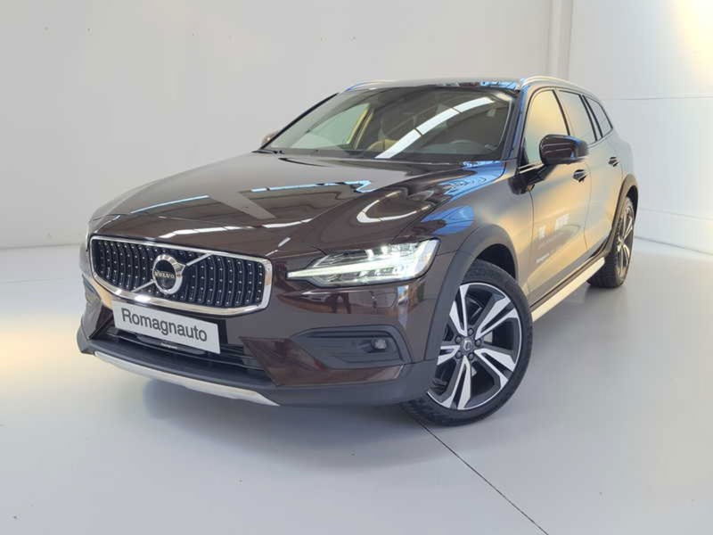 Volvo V60 Cross Country D4 del 2019 usata a Forli&#039;