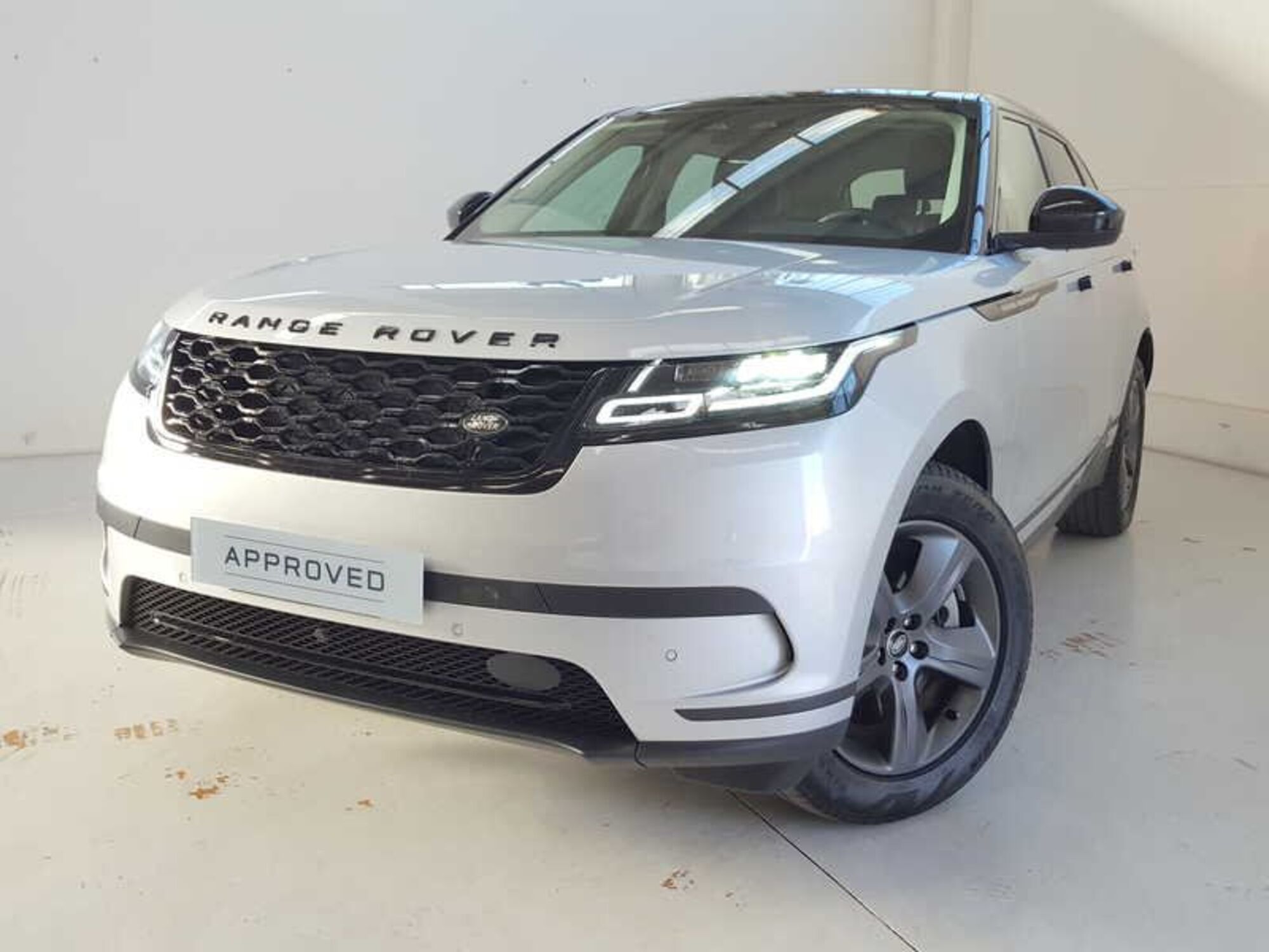 Land Rover Range Rover Velar 2.0 I4 PHEV 404 CV R-Dynamic S  del 2022 usata a Forli&#039;