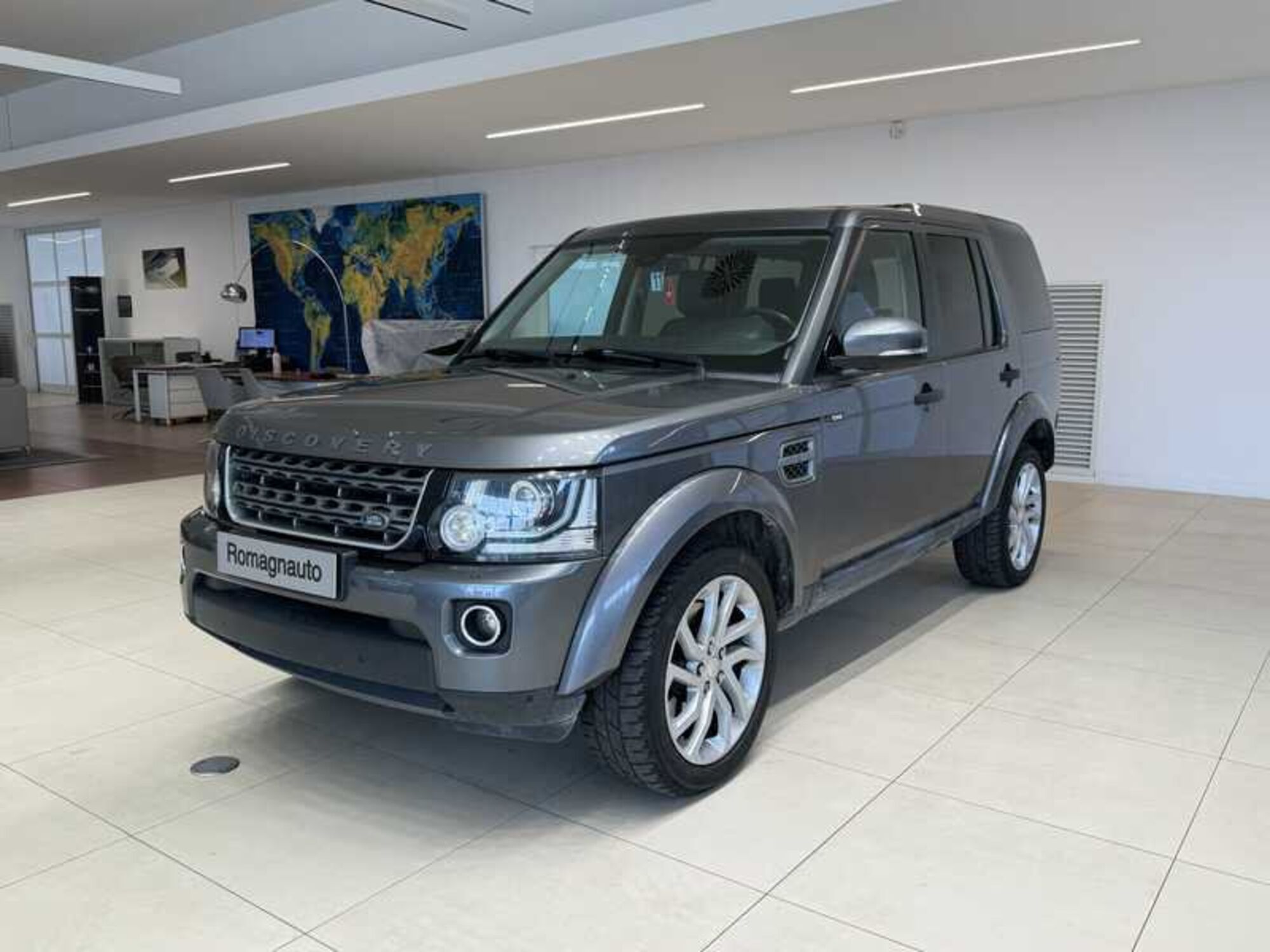 Land Rover Discovery 4 3.0 TDV6 210CV S  del 2014 usata a Forli&#039;