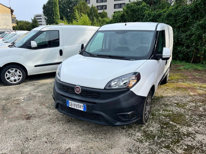 Fiat Dobl&ograve; Furgone cargo 1.6 mjt 120cv CH1 Trekking S&amp;S del 2020 usata a Milano