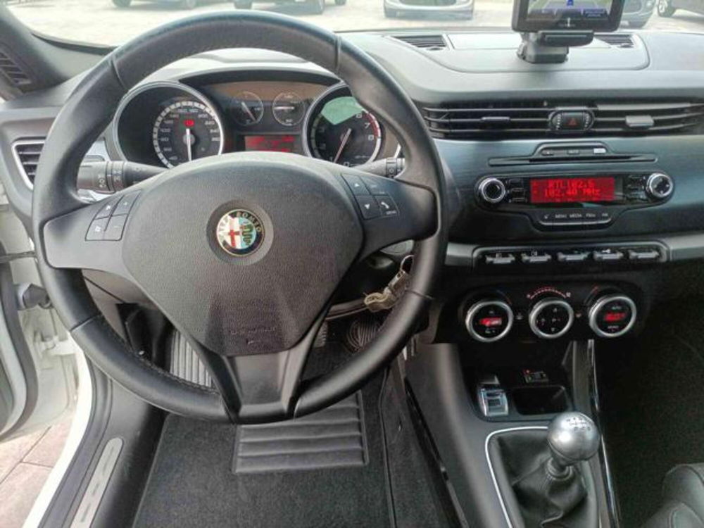 Alfa Romeo Giulietta usata a Ancona (18)