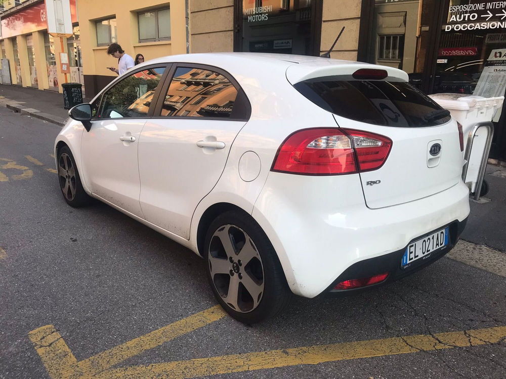 Kia Rio usata a Milano (2)