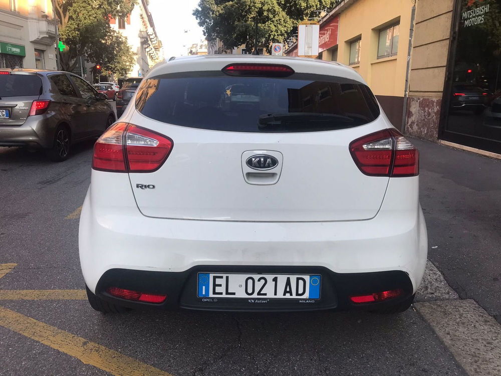 Kia Rio usata a Milano (3)