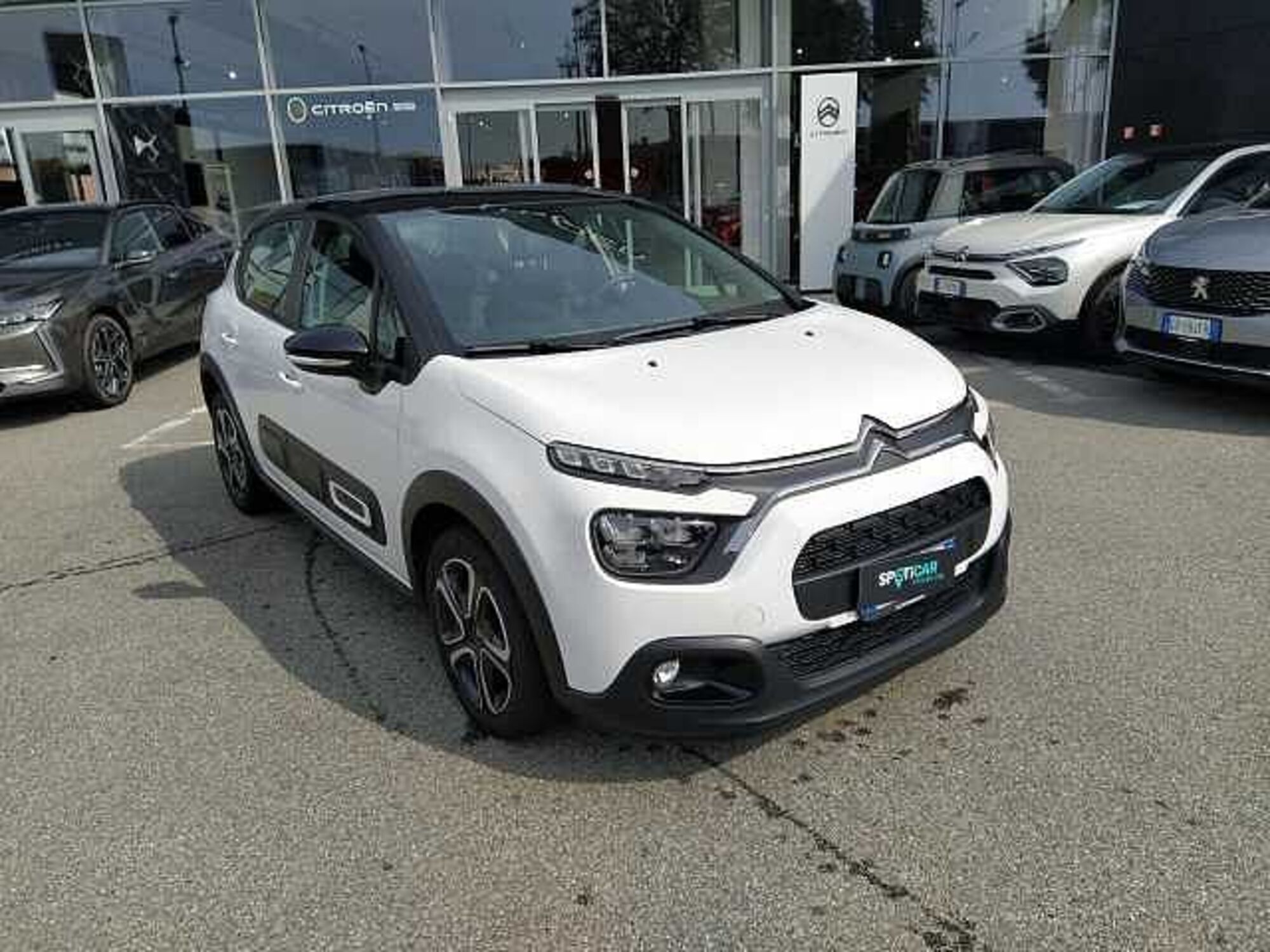 Citroen C3 BlueHDi 100 S&amp;S Feel Pack  del 2021 usata a Magenta