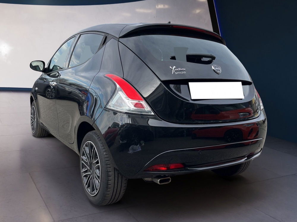 Lancia Ypsilon usata a Torino (5)