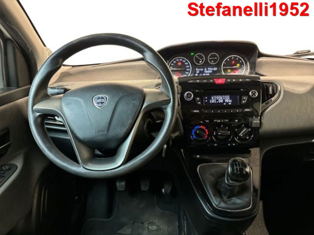 Lancia Ypsilon usata a Bologna (14)