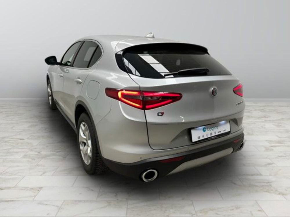 Alfa Romeo Stelvio usata a Biella (4)