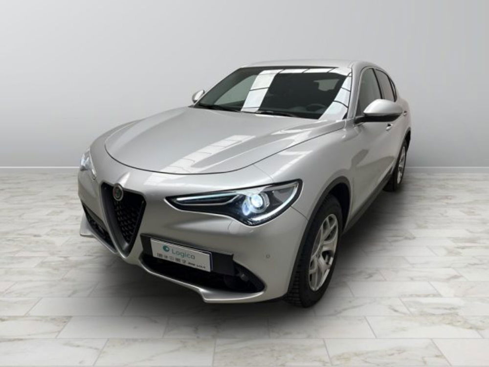 Alfa Romeo Stelvio usata a Biella (6)