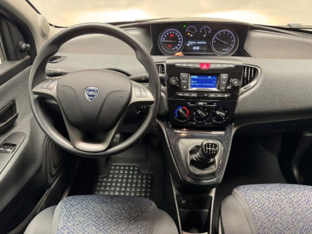 Lancia Ypsilon usata a Biella (17)