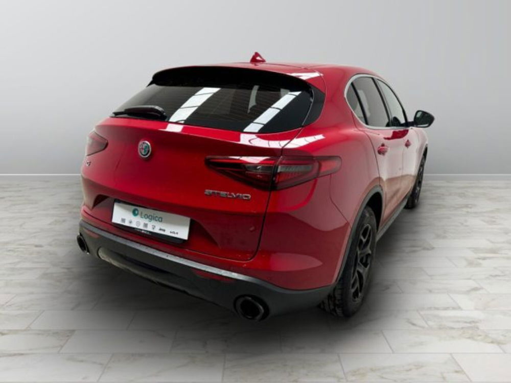 Alfa Romeo Stelvio usata a Biella (9)