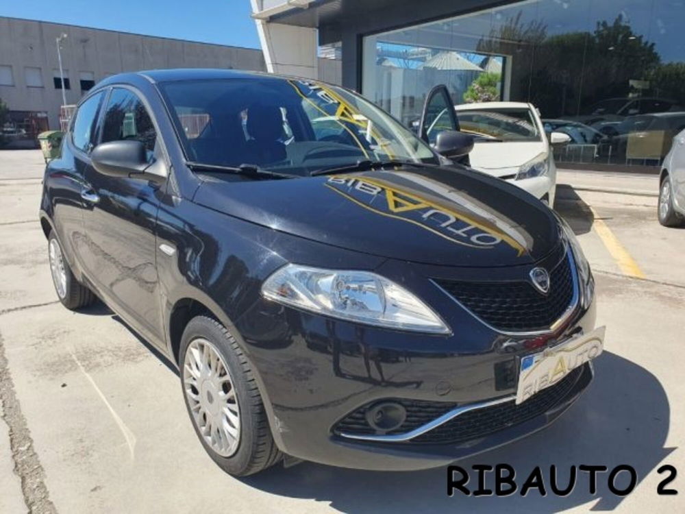 Lancia Ypsilon usata a Cuneo (16)