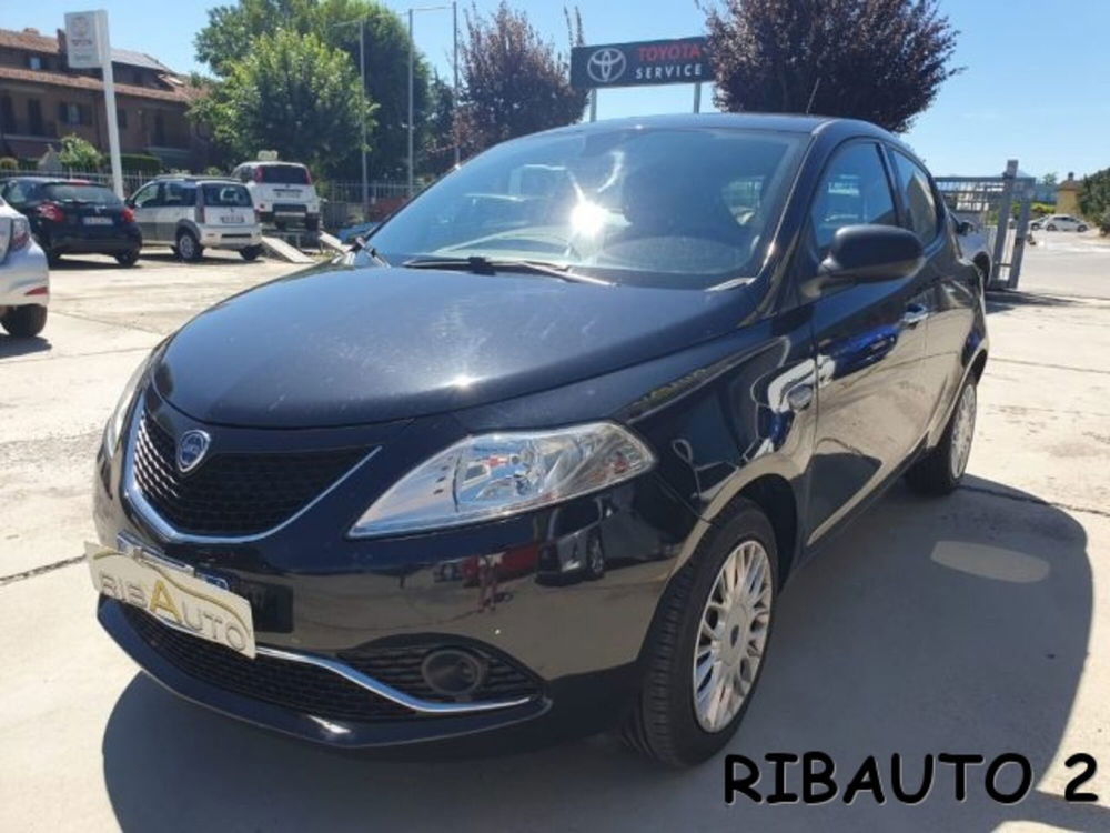 Lancia Ypsilon usata a Cuneo