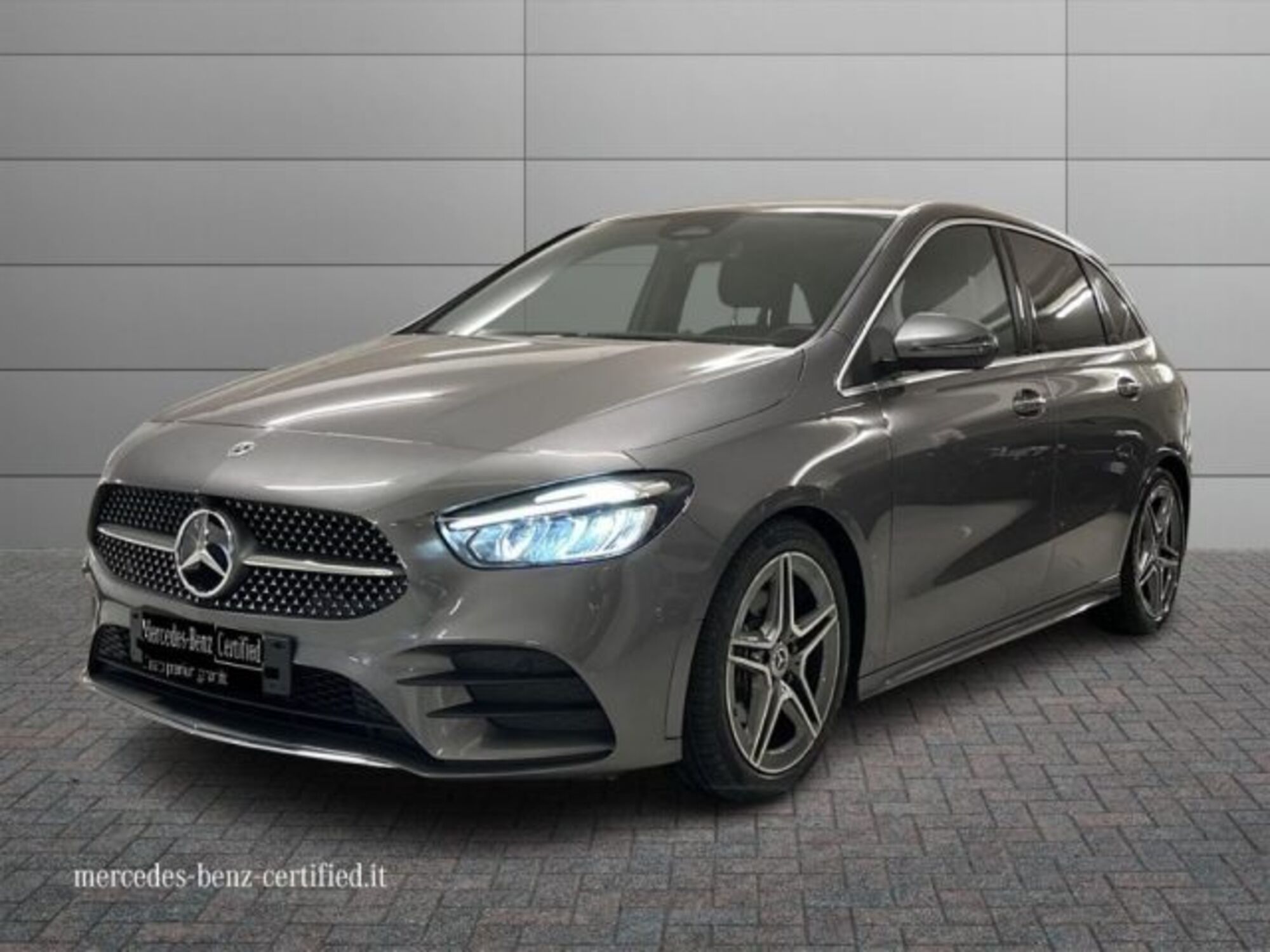 Mercedes-Benz Classe B 180 d AMG Line Advanced Plus auto del 2023 usata a Manocalzati