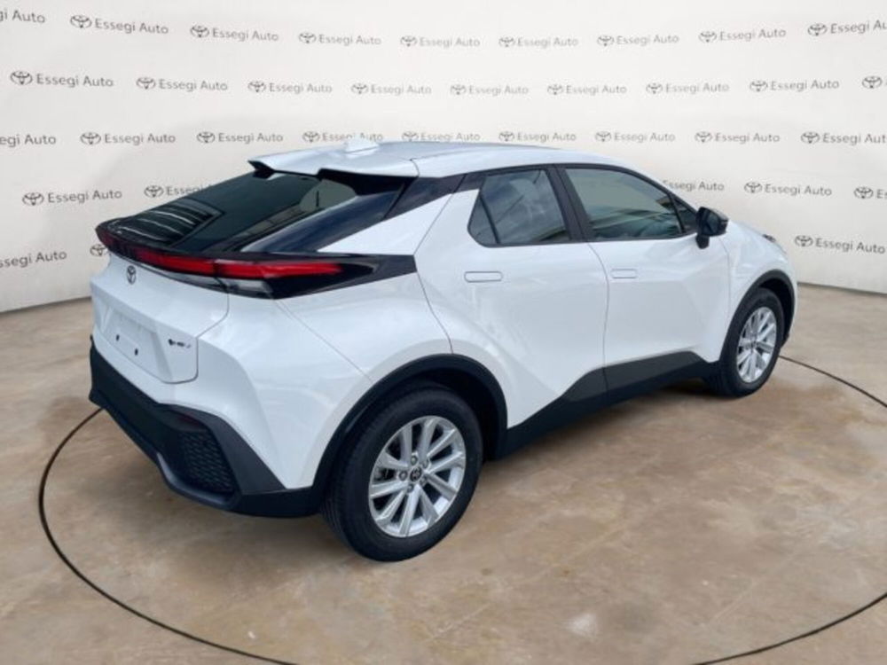 Toyota Toyota C-HR nuova a Vercelli (17)