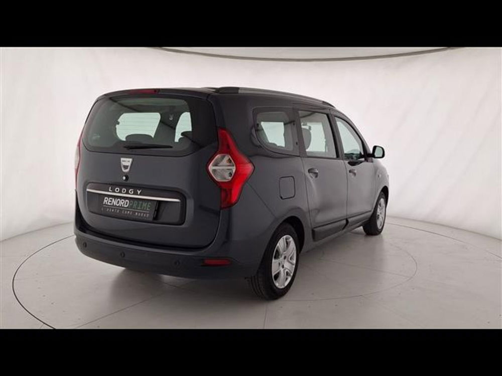 Dacia Lodgy usata a Milano (5)