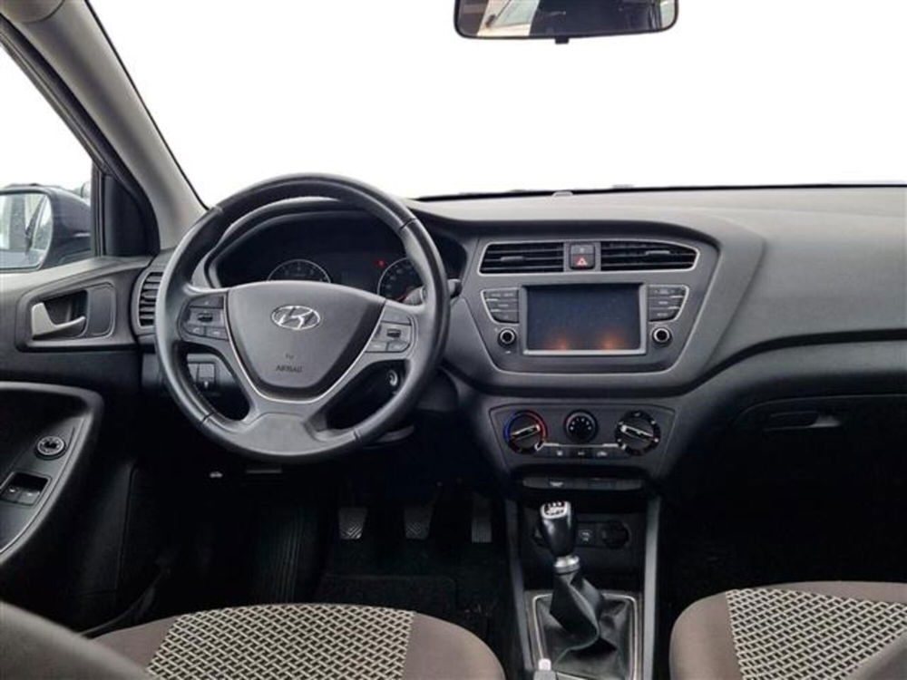 Hyundai i20 usata a Livorno (10)