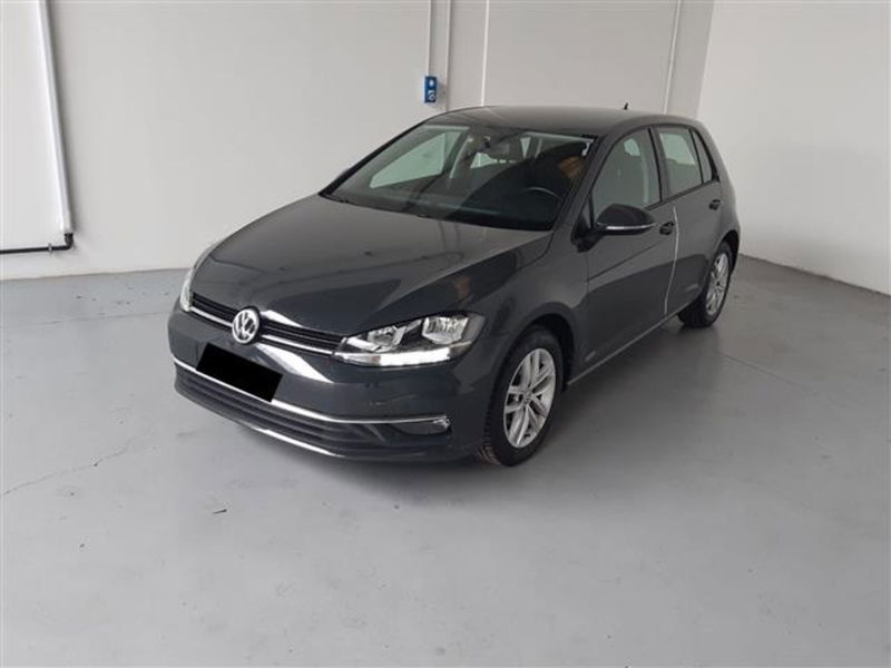 Volkswagen Golf 1.0 TSI 110 CV 5p. Business BlueMotion Technology  del 2018 usata a Asti