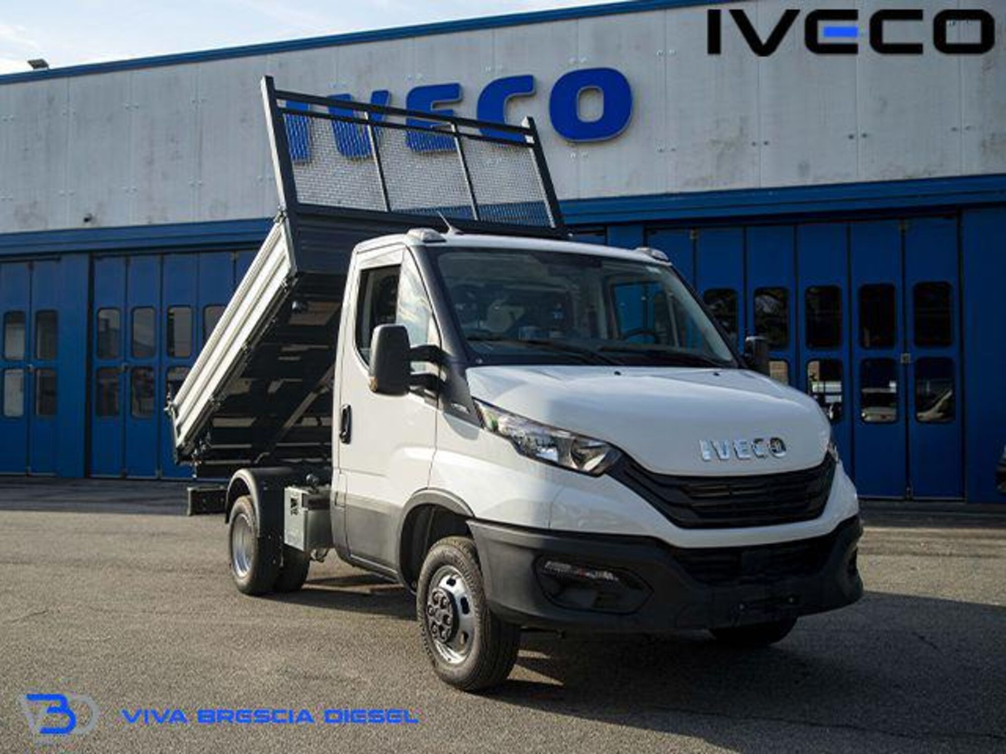 Iveco Daily Telaio 35C14 BTor 2.3 HPT PLM-RG Cabinato  nuova a Castegnato