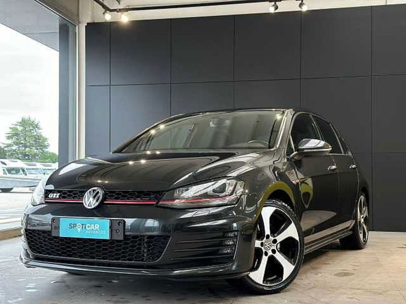 Volkswagen Golf GTI 2.0 TSI DSG 5p. BlueMotion Technology del 2016 usata a Venezia