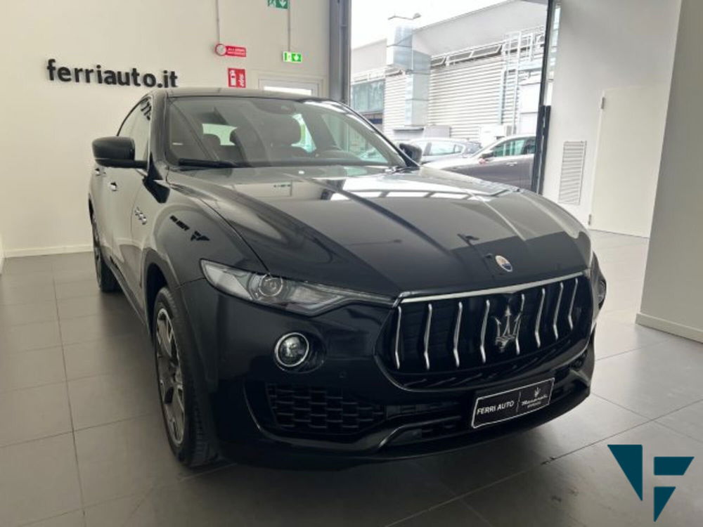 Maserati Levante usata a Udine (4)