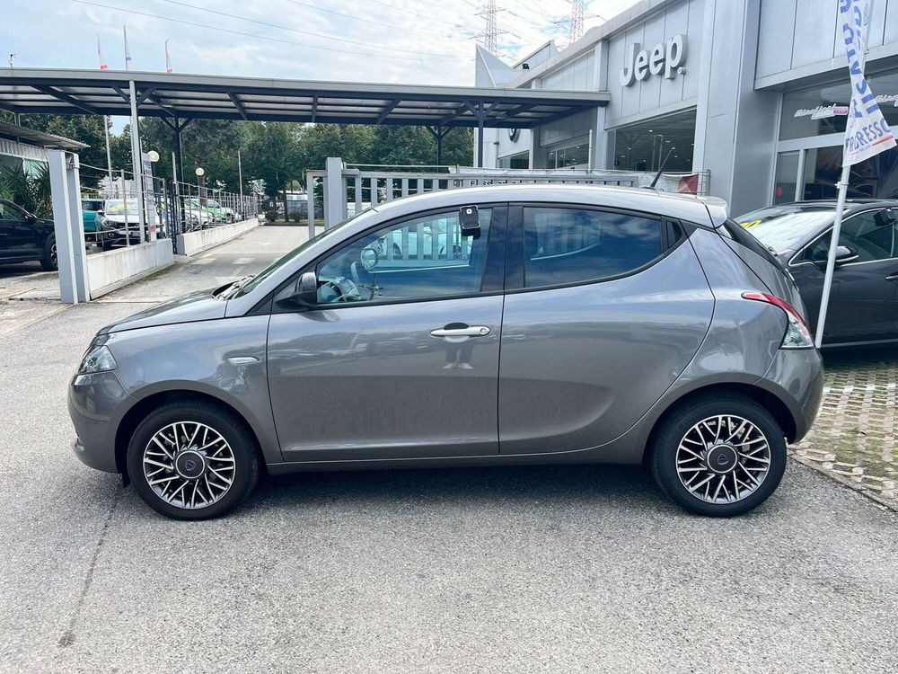 Lancia Ypsilon usata a Milano (4)