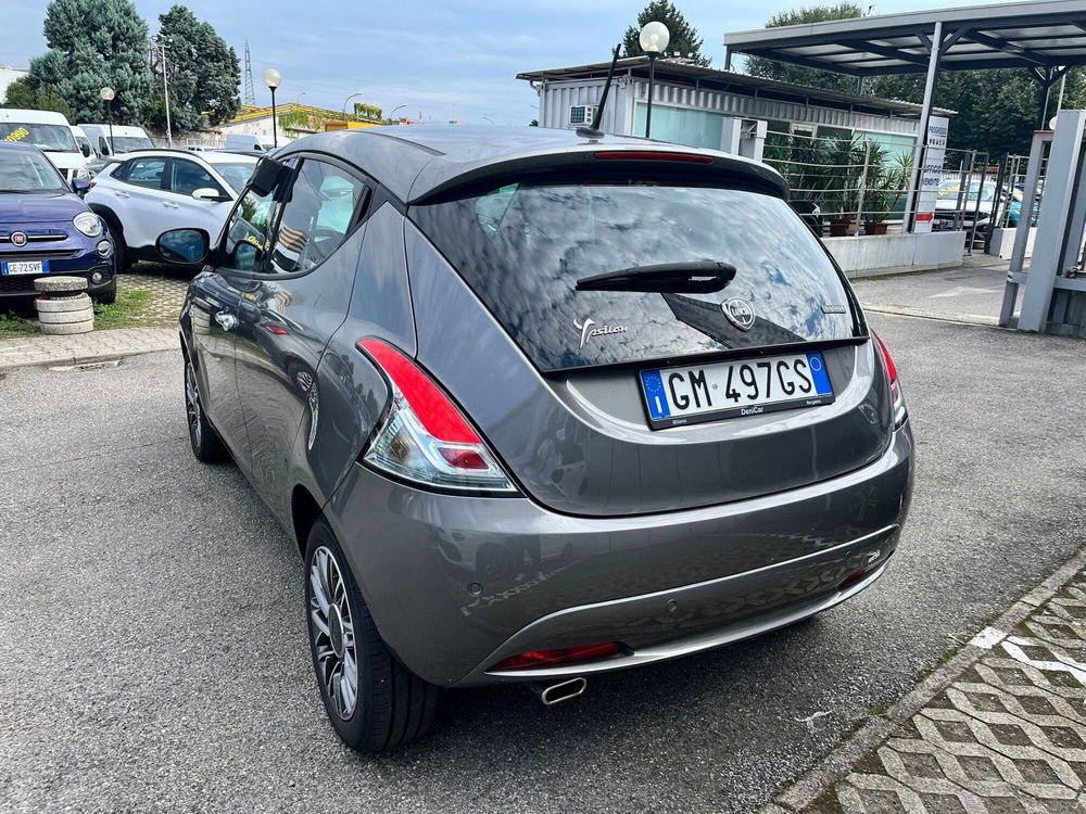 Lancia Ypsilon usata a Milano (6)