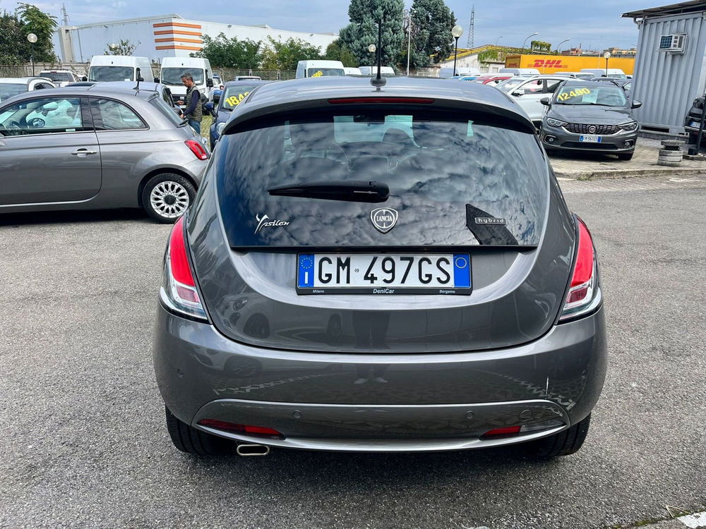 Lancia Ypsilon usata a Milano (8)