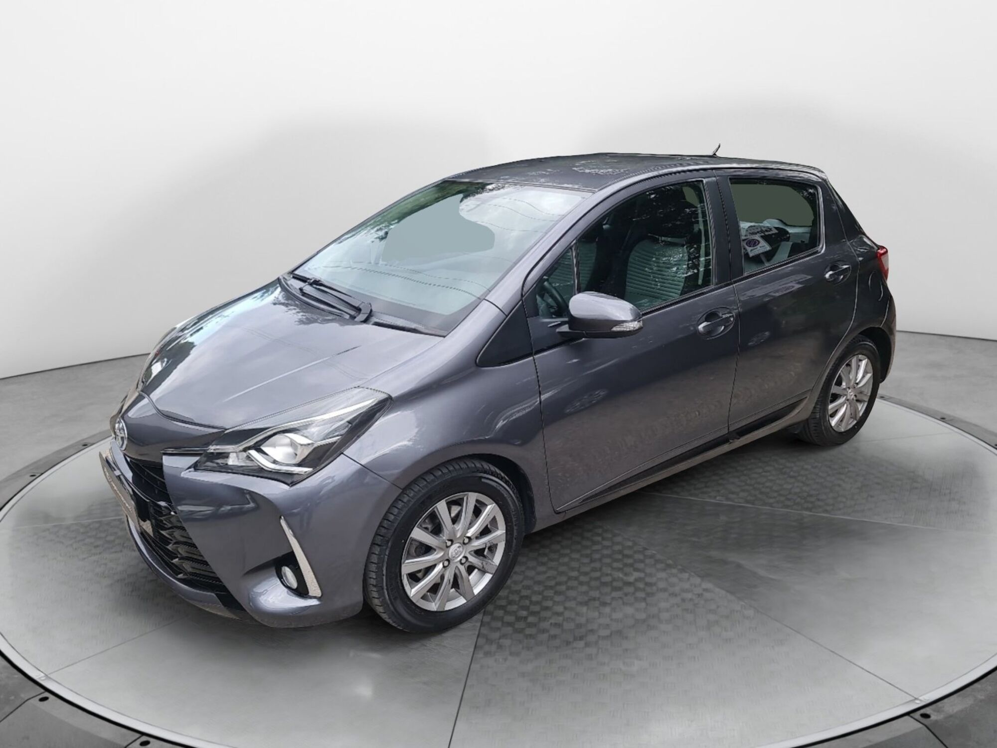 Toyota Yaris 1.5 Hybrid 5 porte Cool  del 2017 usata a San Lazzaro di Savena