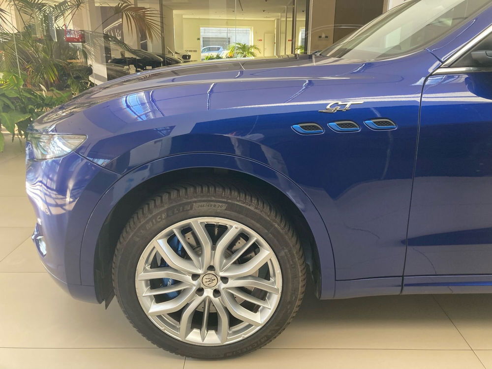 Maserati Levante usata a Bari (7)