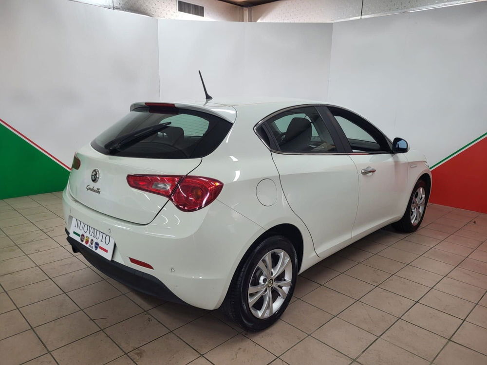 Alfa Romeo Giulietta usata a Arezzo (4)