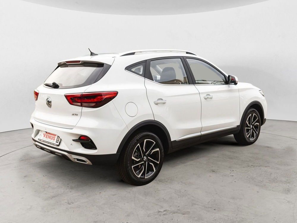 Mg ZS (2021-->) nuova a Milano (6)