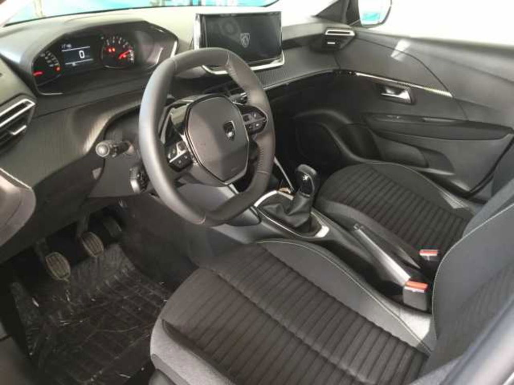 Peugeot 208 nuova a Varese (8)