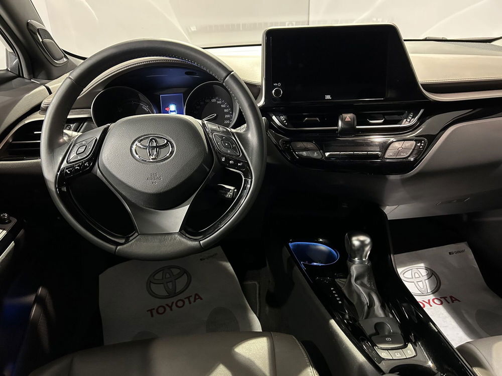 Toyota Toyota C-HR usata a Milano (9)