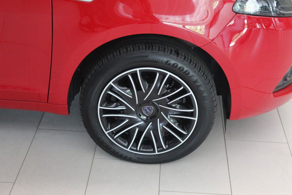 Lancia Ypsilon usata a Cremona (7)