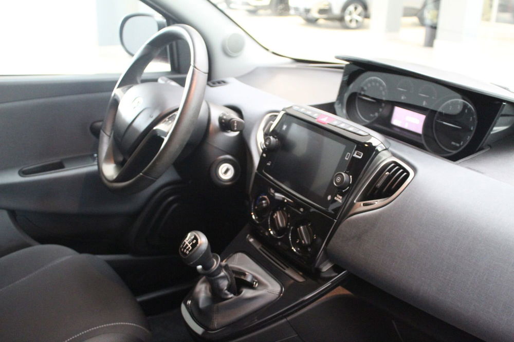 Lancia Ypsilon usata a Cremona (8)