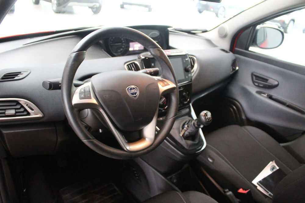 Lancia Ypsilon usata a Cremona (9)