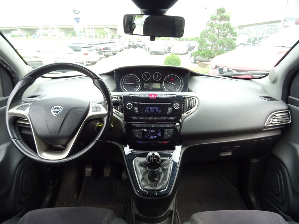 Lancia Ypsilon usata a Venezia (9)