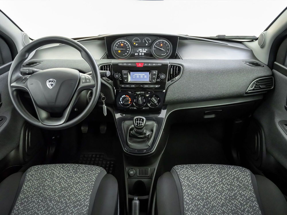 Lancia Ypsilon usata a Foggia (8)