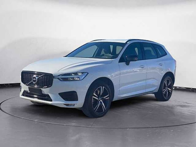 Volvo XC60 2.0 b4 Essential auto del 2020 usata a Potenza