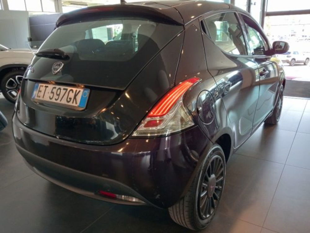 Lancia Ypsilon usata a Modena (4)